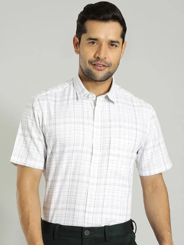 Men Checked Half Sleeve Cotton Shirt